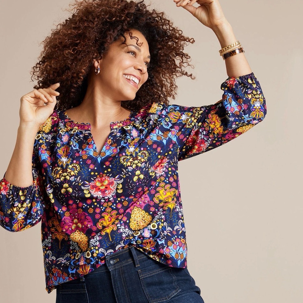 TALBOTS PLEATED SLEEVE POPLIN TOP - FLORAL MEDALLION - Picture 3 of 7